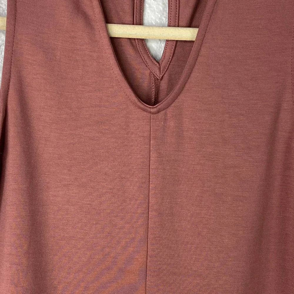 Halogen Top XSmall Womens Mauve Cutout Mock Neck Sleeveless Curve Clinging